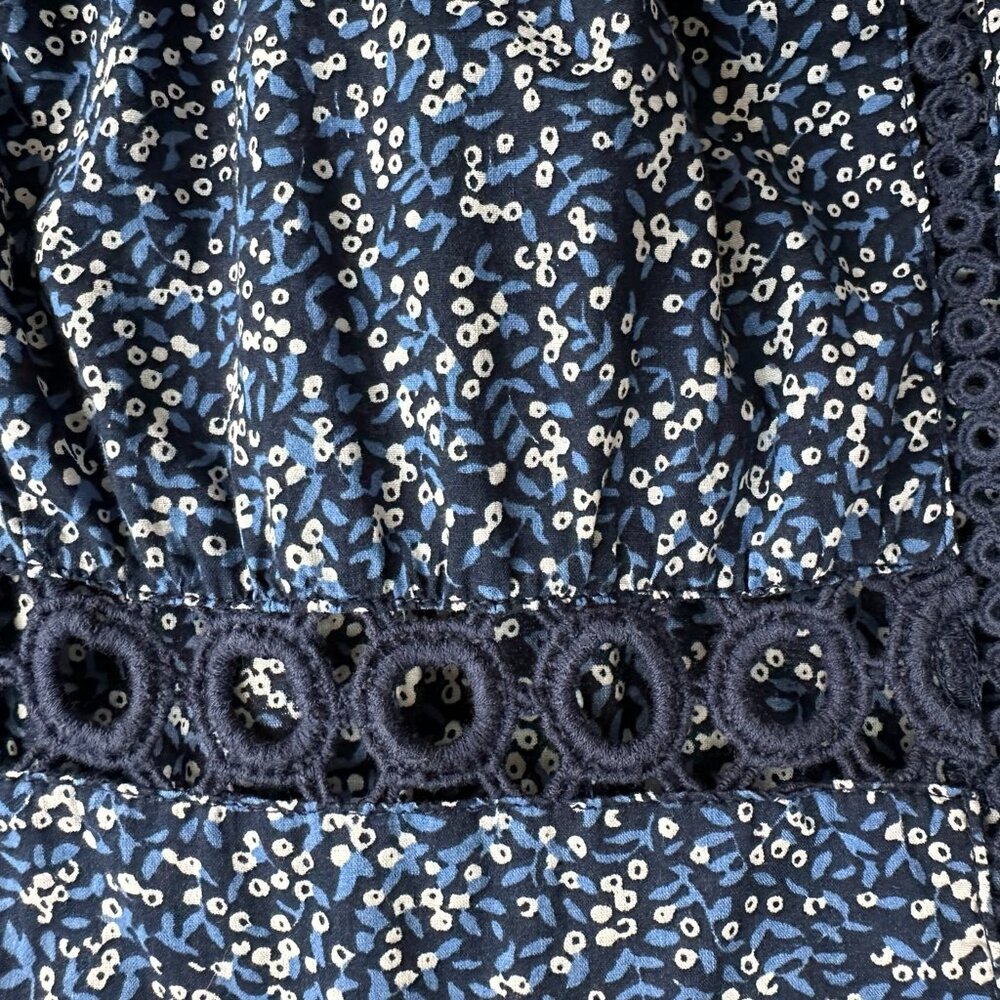 Small Short Sleeve Blouse Blue and White with Crochet Lucky Grace Flutter - Picture 4 of 5